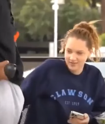 T2510026 the way she looks at me part2