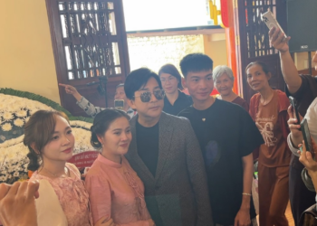 Hồng Loan Bật Khóc NSƯT Kim Tử Long Nói LỜI NÀY Trong Ngày Giỗ Ba, Cô 6 Xem Có Xấu Hổ?