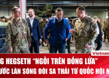 Ông Pete Hegseth đối mặt sức ép chưa từng có, bị cáo buộc “bất tài” trong vụ USS Abraham Lincoln